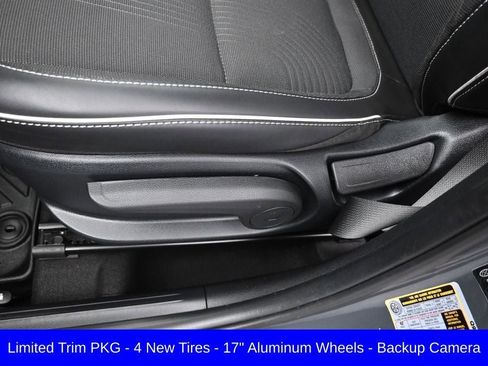 Certified 2024 Hyundai Venue Limited FWD image 23