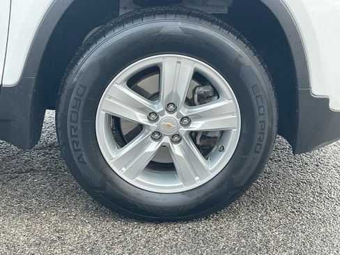 Used 2021 Chevrolet Trax LT w/ Premium Seat Package image 9