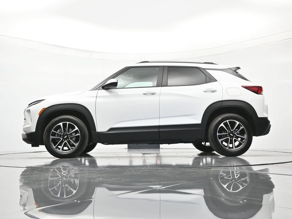 Used 2025 Chevrolet TrailBlazer LT FWD image 42
