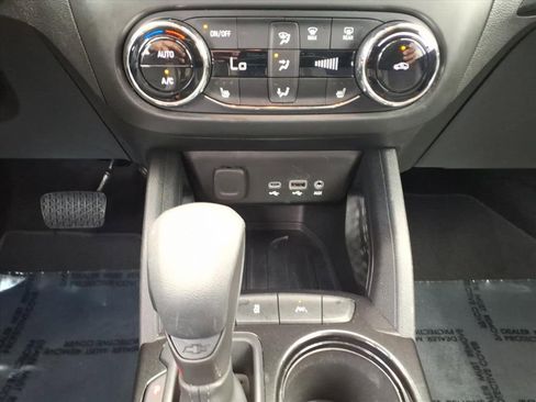 Used 2023 Chevrolet TrailBlazer LT w/ Convenience Package FWD image 29