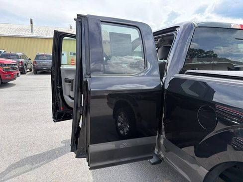 Used 2019 Ford F150 XLT w/ Equipment Group 302A Luxury AWD/4WD image 42