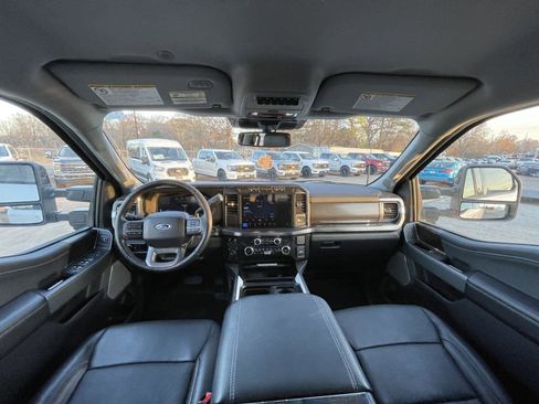 Used 2024 Ford F250 Lariat w/ FX4 Off-Road Package image 33