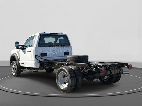 New 2026 Ford F450 XL w/ XL Chrome Package image 2