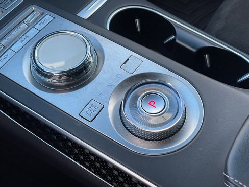 Used 2022 Genesis GV70 3.5T Sport image 27