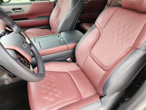 Certified 2025 INFINITI QX80 Autograph w/ Premium Cargo Package image 11