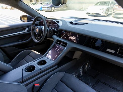 New 2025 Porsche Taycan Turbo GT image 60