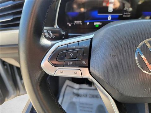 Used 2023 Volkswagen Jetta SE w/ Panoramic Sunroof Package image 18