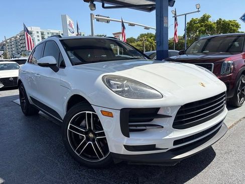 Used 2020 Porsche Macan AWD/4WD image 2