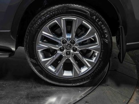 Used 2023 Toyota Highlander Limited AWD/4WD image 10