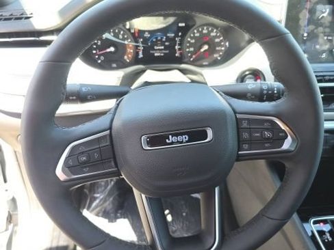 Used 2026 Jeep Compass Limited AWD/4WD image 15