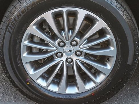 Used 2016 Lincoln MKX Select w/ Select Plus Package image 13