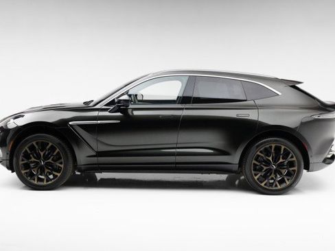 Used 2021 Aston Martin DBX image 9