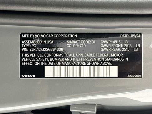 Used 2025 Volvo S60 B5 Core image 30