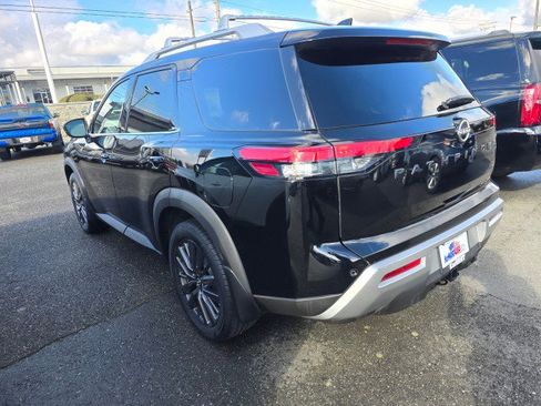 Used 2024 Nissan Pathfinder SL w/ SL Premium Package image 6