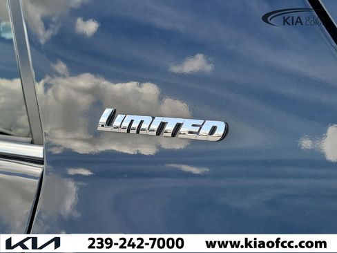 Used 2022 Toyota 4Runner Limited AWD/4WD image 11