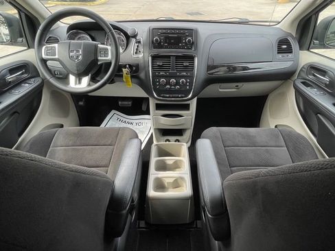 Used 2013 Dodge Grand Caravan SE FWD image 26
