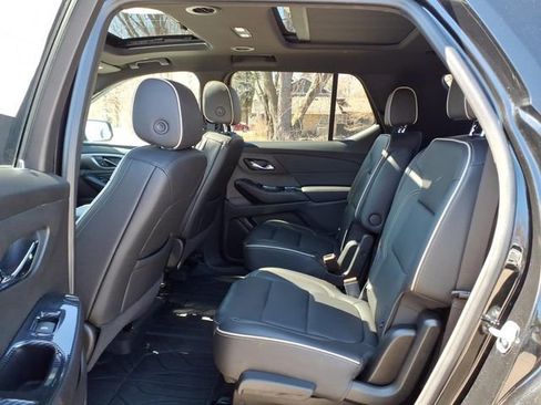 Used 2022 Chevrolet Traverse Premier w/ Redline Edition AWD/4WD image 11