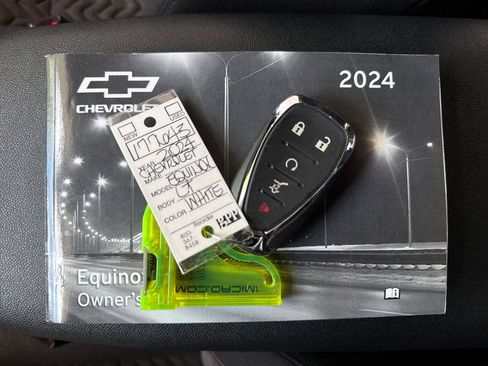 Used 2024 Chevrolet Equinox LT FWD image 35