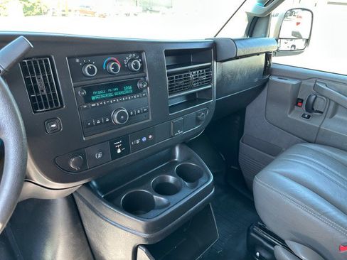 Used 2020 Chevrolet Express 2500 RWD image 35