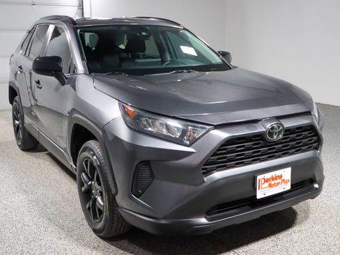 Used 2021 Toyota RAV4 LE image 5