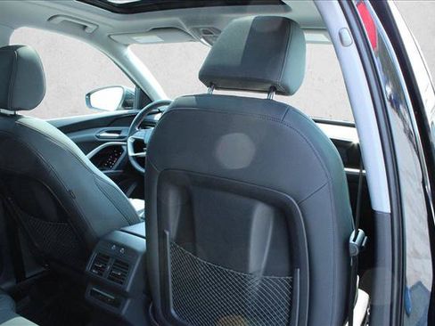 Used 2025 Audi Q5 Premium w/ Convenience Package AWD/4WD image 29