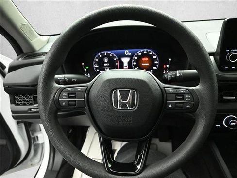 Used 2023 Honda Accord EX image 18