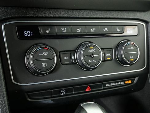 Used 2021 Volkswagen Atlas Cross Sport SE FWD image 15