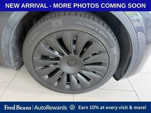 Used 2024 Tesla Model Y Long Range AWD/4WD image 8