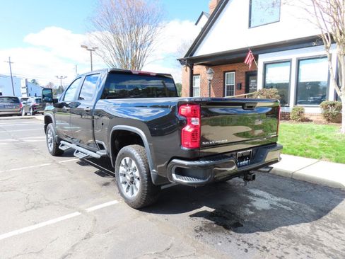 Used 2024 Chevrolet Silverado 2500 Custom w/ Z71 Off-Road Package image 5