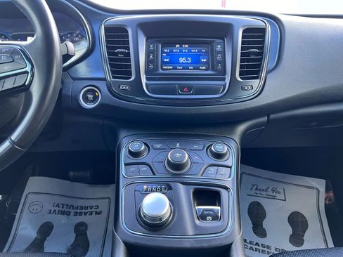 Used 2015 Chrysler 200 S image 26