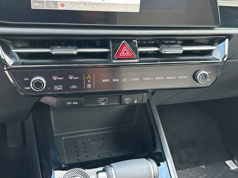 New 2025 Kia Niro SX image 21