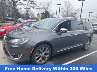 Used 2020 Chrysler Pacifica Limited video 1