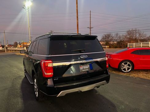 Used 2021 Ford Expedition XLT image 5