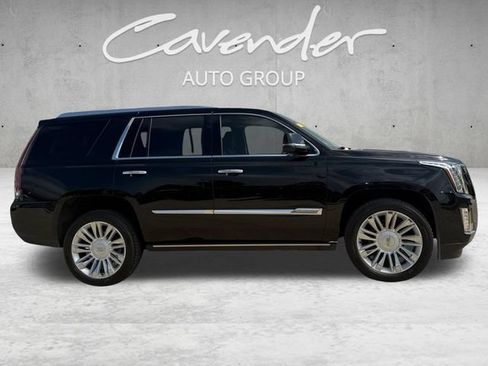 Used 2015 Cadillac Escalade Platinum AWD/4WD image 17