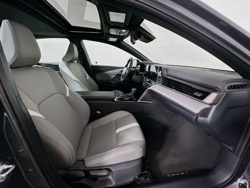 Used 2025 Toyota Camry SE image 31