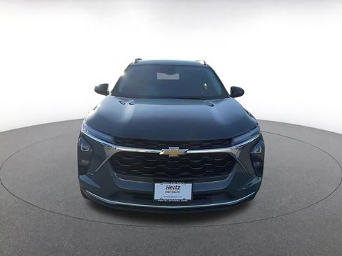 Used 2025 Chevrolet Trax LT image 4