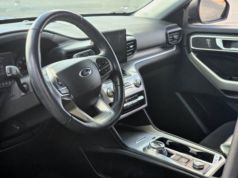 Used 2022 Ford Explorer XLT w/ Class IV Trailer Tow Package image 14