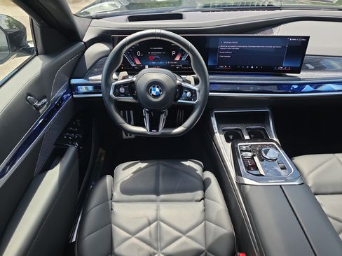 Used 2023 BMW 740i RWD image 18