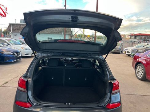 Used 2018 Hyundai Elantra GT FWD image 7