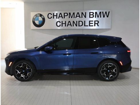 Used 2024 BMW iX xDrive50 w/ Premium Package AWD/4WD image 3