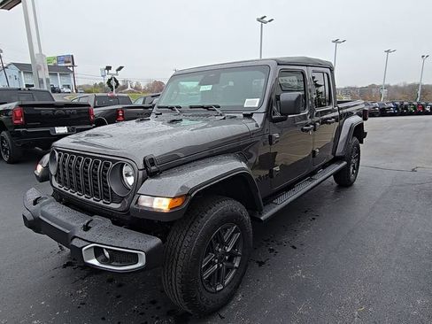 New 2026 Jeep Gladiator Sport image 3