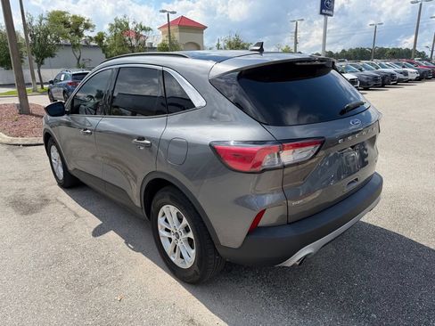 Used 2022 Ford Escape SE w/ Convenience Package FWD image 9