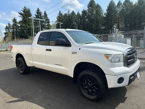 Used 2012 Toyota Tundra 4x4 Double Cab w/ Tow Pkg image 3