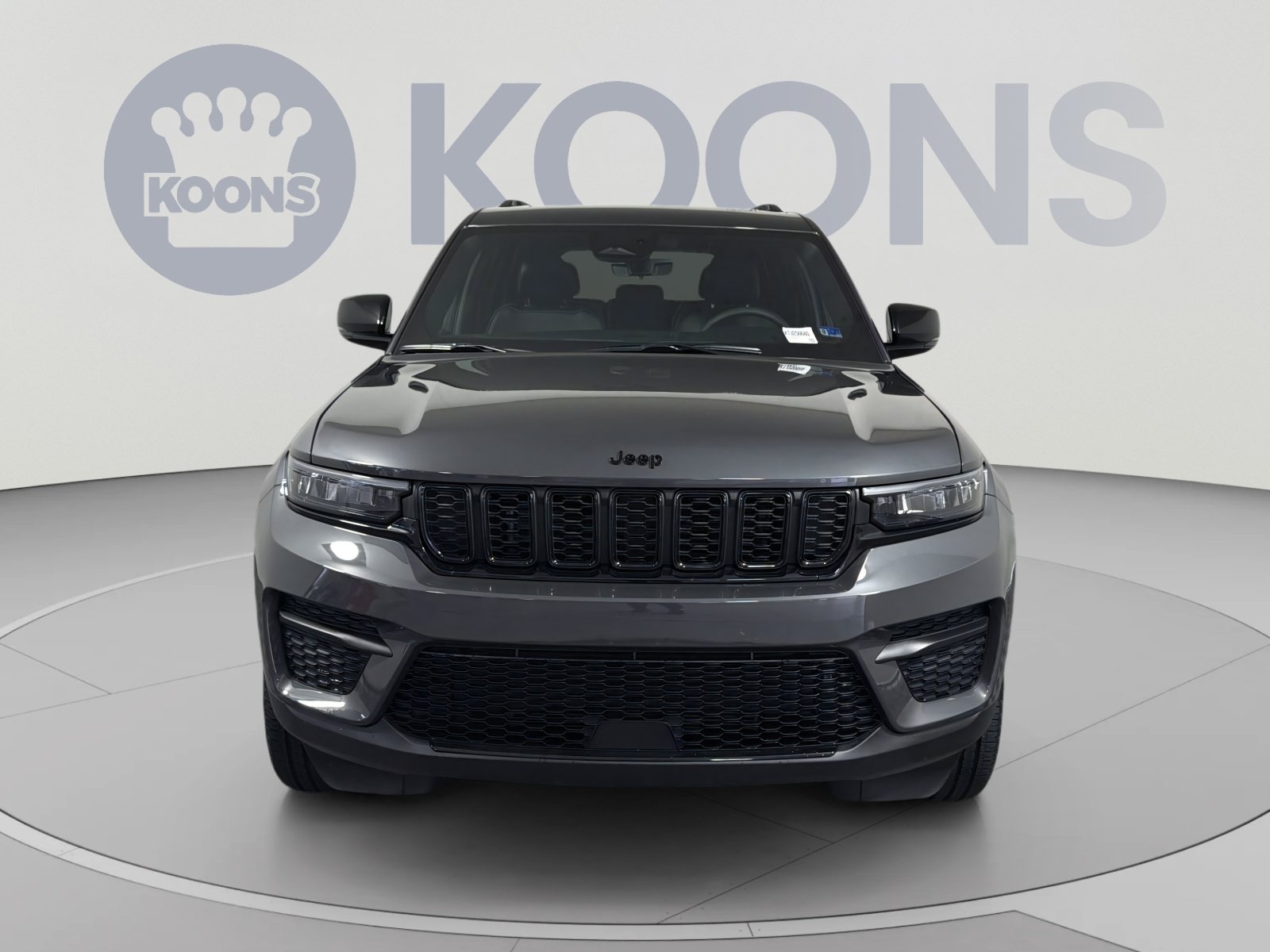 Used 2025 Jeep Grand Cherokee Altitude AWD/4WD image 11