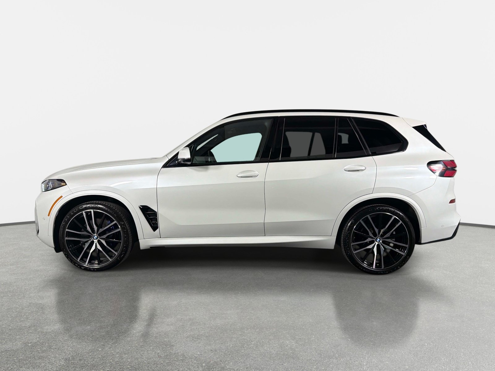 Used 2024 BMW X5 xDrive40i AWD/4WD image 6