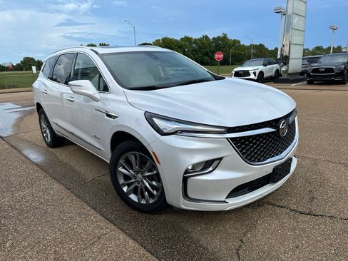 Used 2022 Buick Enclave Avenir FWD image 4