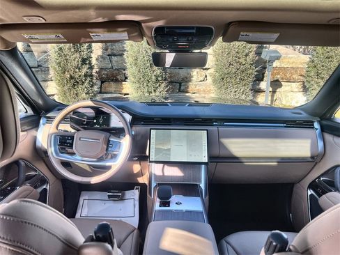 New 2026 Land Rover Range Rover SE image 12