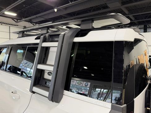 Used 2020 Land Rover Defender 110 S AWD/4WD image 33