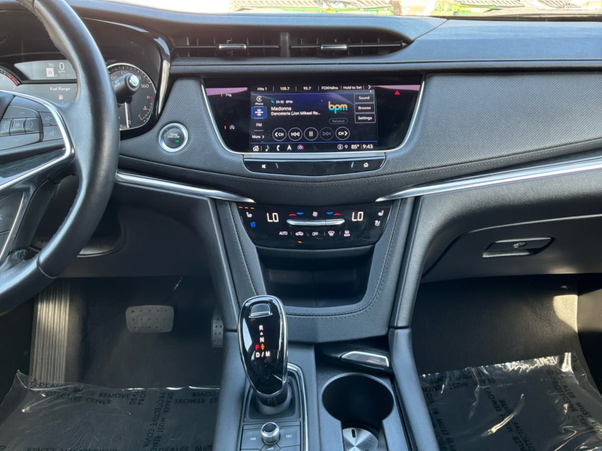 Used 2023 Cadillac XT5 Premium Luxury w/ LPO, Floor Liner Package AWD/4WD image 15