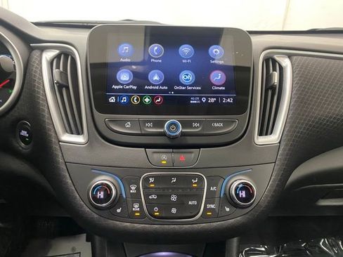 New 2025 Chevrolet Malibu LT image 3